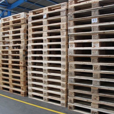 Produktion Und Lagerung Von Holzpaletten
