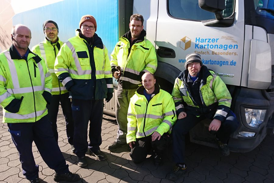 Das Harzer Kartonagen Kraftfahrer-Team sorgt für die schnelle Auslieferung