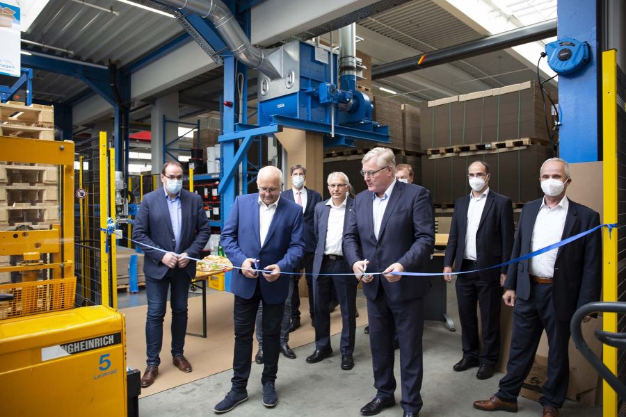 Bernd Althusmann gab den Startschuss: Neue Anlage der Harzer Kartonagen von Niedersachsens Wirtschaftsminister begutachtet